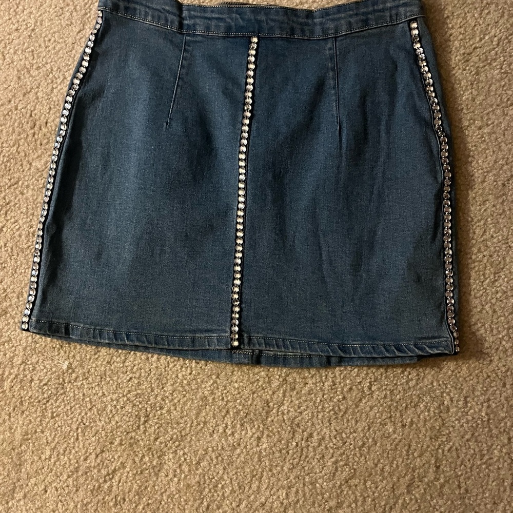 Chic Denim Pencil Skirt with Rhinestone details